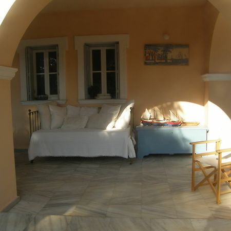 Aristocratic 19Th Century Neo Classical Mansion With Private Pool Finikas (Syros) Exterior foto